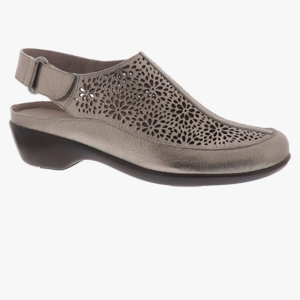 LN! Easy Spirit Slingback Shoes